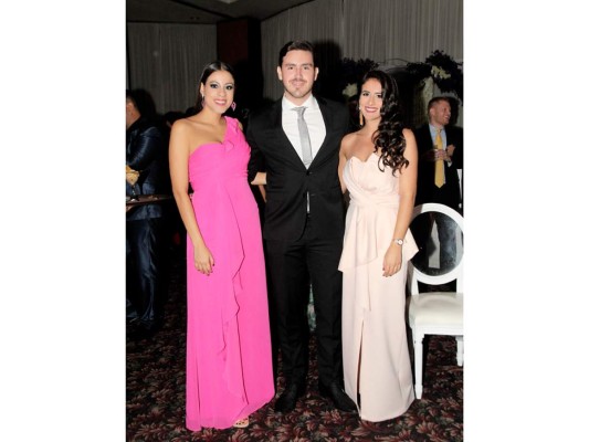 La boda religiosa de Jonathan Park y Daniela Ferrufino