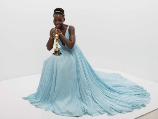 Lupita Nyong'o<br/><br/>Su ausencia fue notable, ya que siempre se caracteriza por ser una de las más elegantes de la alfombra roja.<br/>