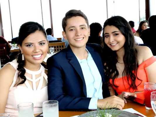  Senior breakfast de la Macris School  