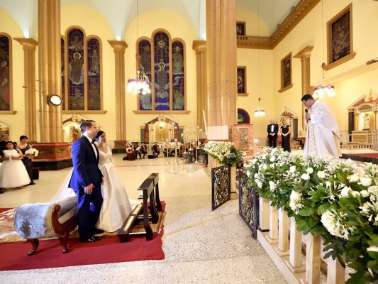 La boda eclesiástica de María Fernanda Rivera y John Kewish