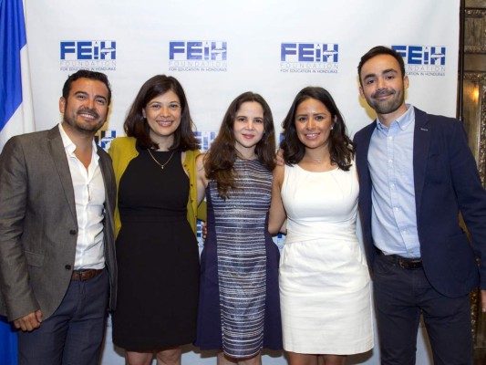 Los organizadores: Josué Manuel Mendoza, María Rivera-Lacombe, Jacqueline Bueso-Merriam, Alejandra Bobadilla y José Javier Lanza (Foto: Javier Maradiaga)