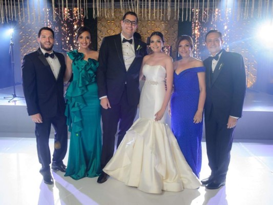 La boda de Alex Cobos y Lourdes Valladares