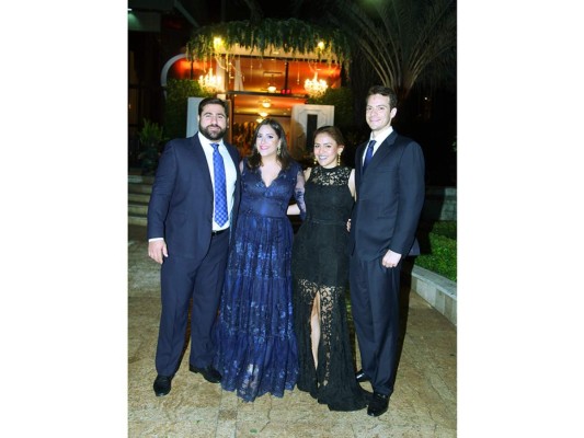 René Salem y Sofía Caraccioli con Nicolle y Ezio López.