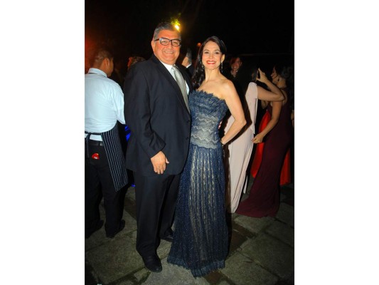 Elegante fiesta nupcial para Sofia Barletta y Jorge Vitanza