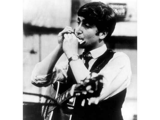 Sus primeros pasos dentro de la música comenzaron en el coro de la iglesia y lo que le facilitó hacer armonías vocales que posteriormente ejecutaría con los Beatles. Pese a lo que se creía, su primer instrumento no fue una guitarra, sino una armónica la cual fue regalo de su tío George Smith