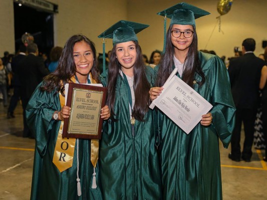 Entrega de títulos Elvel School