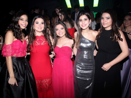 Invitadas a gala de la Escuela Internacional Sampedrana.