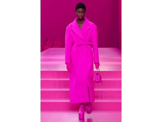 Valentino y su mundo color rosa: colección Otoño/Invierno 2022