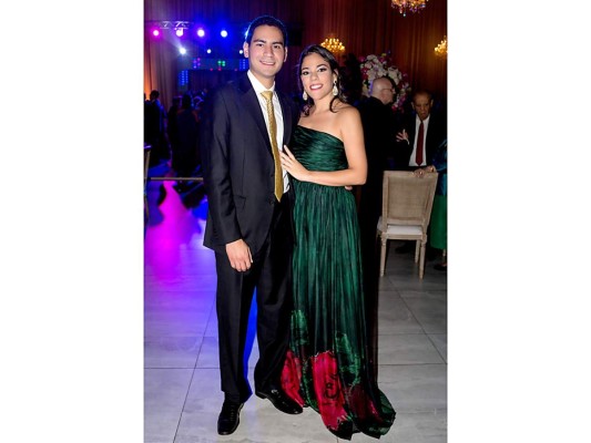 Fiesta nupcial para Joaquín Echeverrí y Adriana Hawit  