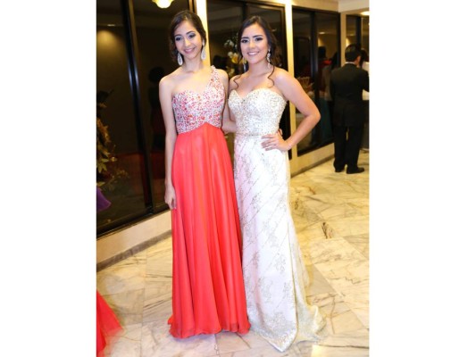 Mayan School celebra su prom al estilo los Oscar