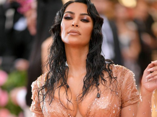 Entrenadora de Kim Kardashian responde a los que critican el cuerpo de la famosa