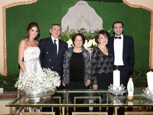 Daniela Misas, Luis Velásquez, Georgette Katimi, Noly y Oscar Kafati<br/>