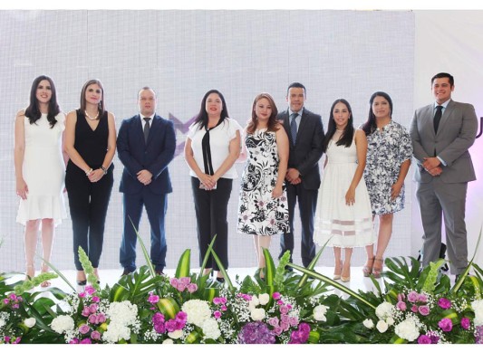 Paola Chinchilla, Pamela Cruz, Carlos Alvarado, Zorayda Colindres, Margarita Ochoa, Luis Ferrera, Reizel Vilorio, Alma Aguila, Juan Carlos Navarro (fotos: Armando Morales)