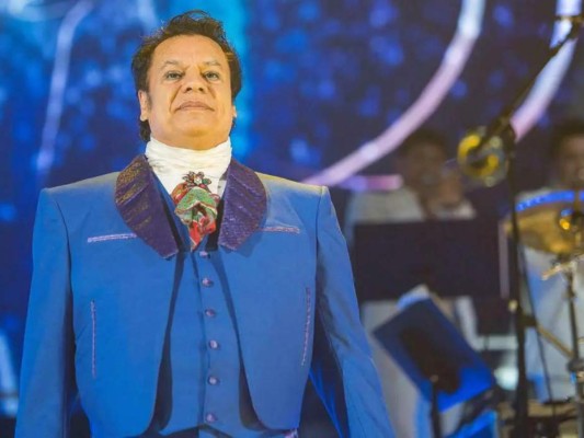 Juan Gabriel: 7 de enero de 1950.