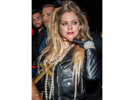Avril Lavigne como Madonna.