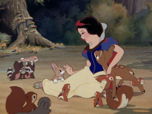 Muchas personas pensaron que Walt arruinaría su estudio si sacaba un largometraje animado. A pesar de las críticas, Blancanieves y los siete enanos fue lanzada en 1937 y en su estreno fue ovacionada. Cabe recalcar que ésta fue la primera cinta de animación de lengua inglesa.
