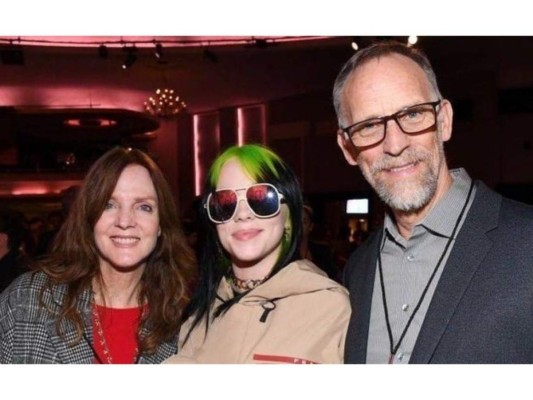 Es hija de los actores y músicos Maggie Baird y Patrick O’Connell.