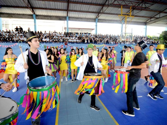 Senior entrance La Estancia School