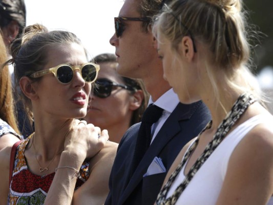 Carlota y Pierre Casiraghi y Beatrice Borromeo
