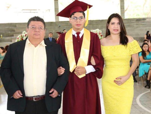 Entrega de títulos Mayan School II parte