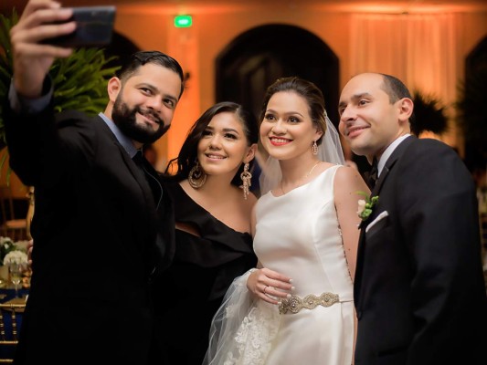 La boda de Azaria Martínez y Fernando Torres