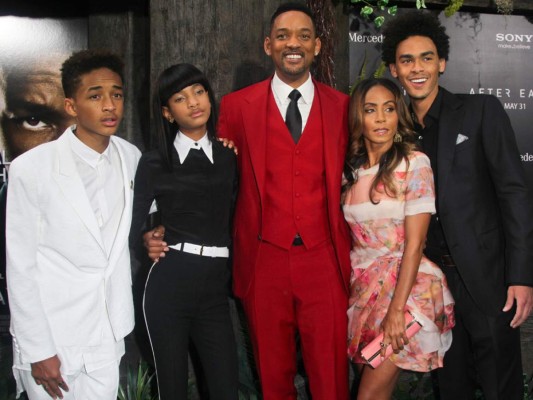 Un padre ejemplar de tal palo tal astilla Will Smith junto a Jaden, Willow, Trey y su esposa Jada, son unas de las familias más aclamadas en Hollywood, el actor ha heredado a sus hijos la pasión por el cine<br/>