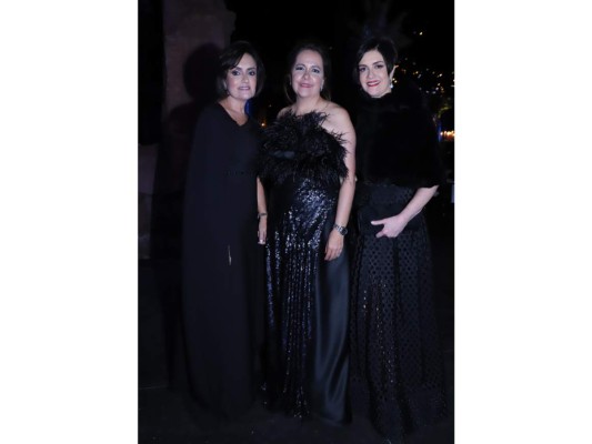 Aminta Rivera, Roxana Rivera y Lucrecia Alvarez