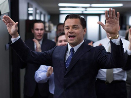 Jordan Belfort, El Lobo de Wall Street (2013). Una vez más Scorsese dirige a DiCaprio en un filme donde se mete a la perfección en el papel de Jordan Belfort y derrocha verborrea, hiperactividad, cinismo y descontrol. DiCaprio brilla como nunca antes en un excelente film, una de sus más impecables interpretaciones. Todo hubiera sido perfecto de no ser porque Matthew McConaughey le arrebató el Oscar por Dallas Buyers Club.