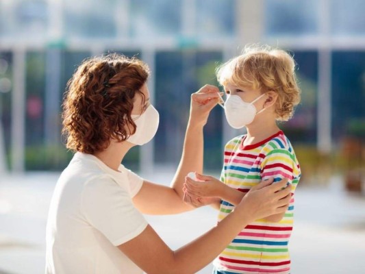 Consejos para que los niños porten bien su mascarilla