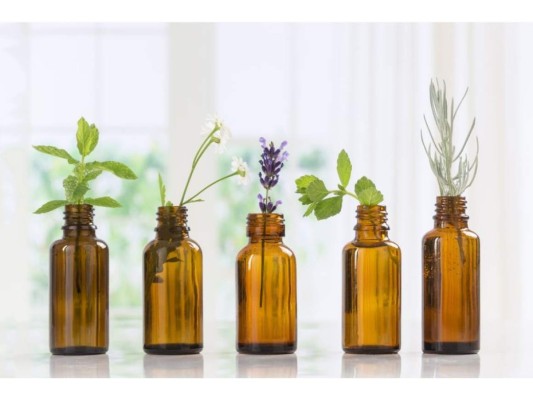 Aceites esenciales para el dolor menstrual<br/>Consiste en aplicarse suaves masajes circulares en el sentido de las manecillas del reloj. <br/>
