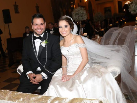 Los novios durante la ceremonia