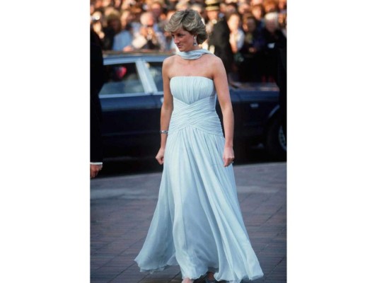 Cannes, 1987. Ella siempre deslumbró en cualquier evento público.