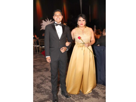 Los Seniors de la Dowal School 2019 celebran su Prom al estilo años 20s