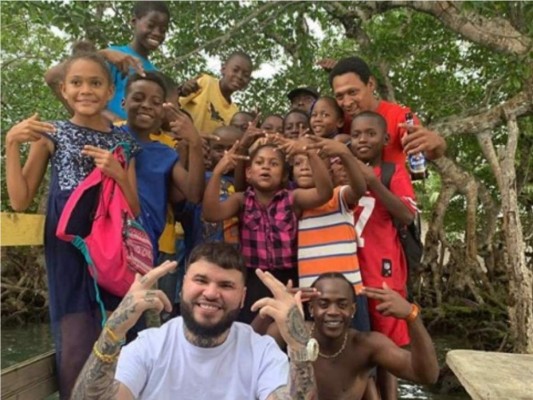 El cantante reguetonero Farruko, estuvo varios días en tierras hondureñas, produciendo un video junto con el cantante Menor Menor de Honduras.