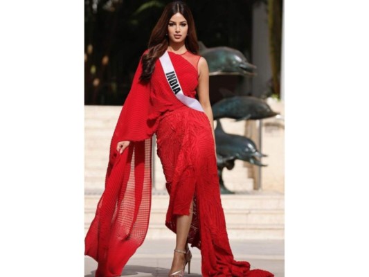Sadhu es la tercera Miss India en ganar la corona de Miss Universo a lo largo de la historia.