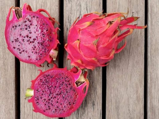 Pitaya<br/> También conocida como dragon fruit, mejora el funcionamiento cardiovascular.
