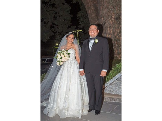 Brindis por el nuevo matrimonio de Guillermo Bográn y Mildred Reyes