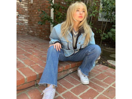 Sabrina Carpenter será la nueva “Alicia en el País de las Maravillas”