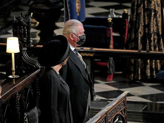 Camilla y el príncipe Carlos (Photo by Yui Mok / POOL / AFP)