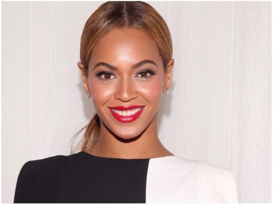Beyoncé. Desde hace unos años Queen B ha sido acusada de padecer un mal aliento al punto aseguran de ser insoportable.<br/>