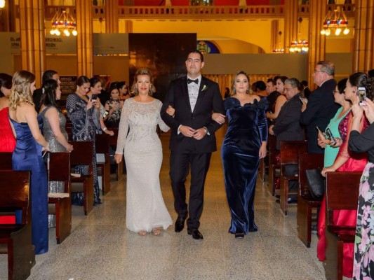 La boda de Alex Cobos y Lourdes Valladares