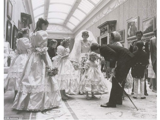 Fotos nunca antes vistas de la boda del príncipe Carlos y la princesa Diana