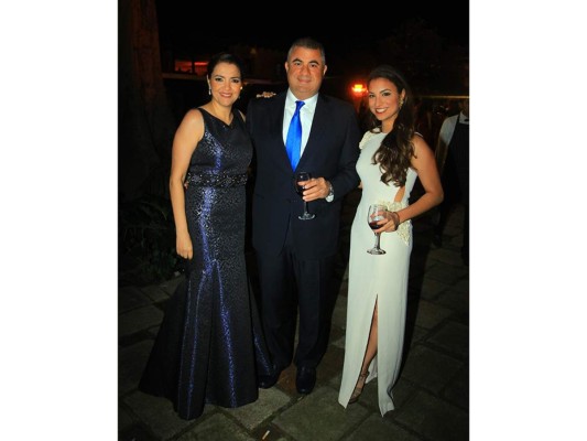 Elegante fiesta nupcial para Sofia Barletta y Jorge Vitanza