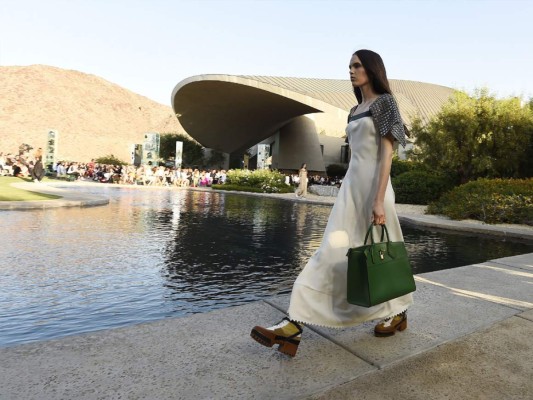 Louis Vuitton presenta colección crucero en California  