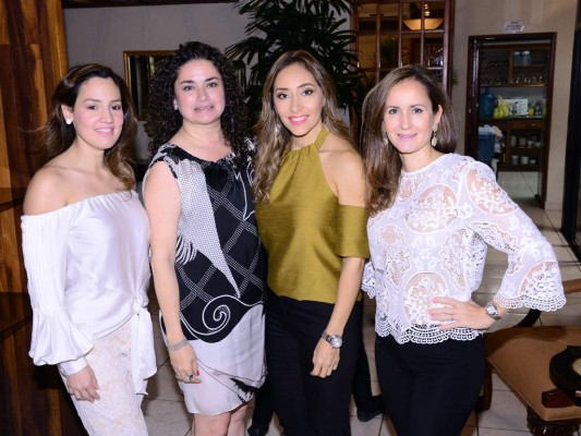 Lourdes Abufele, Fabiola Castejón, Karla Villar y Yanira Bendaña.