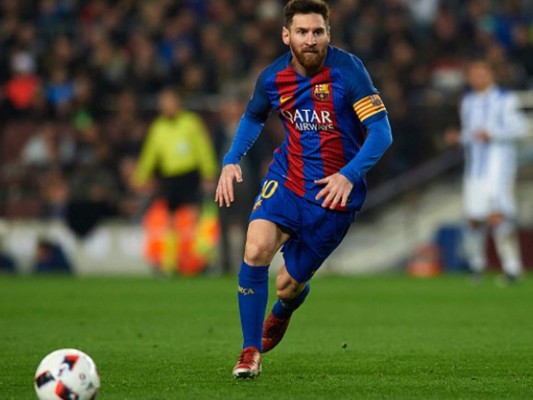 El jugador argentino Messi, tiene una altura de 1.70 m.