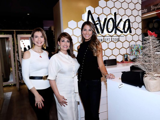 Cecilia Bertrand, Karen Mendonza y Ana Alvarenga.