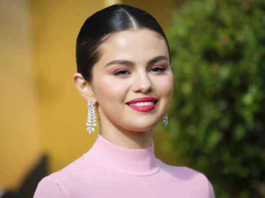 Selena Gómez ha tenido varios hits a través de los años, como Come & Get It, Wolves y Lose You To Love Me, no obstante, fue hasta 2021 que recibió su primera nominación a los Grammy gracias a su álbum en español, Revolución, en la categoría de Mejor Álbum Pop Latino. Compite con grandes artistas como Pablo Alborán, Ricardo Arjona y Camilo, ¿podrá llevarse, finalmente, el premio?