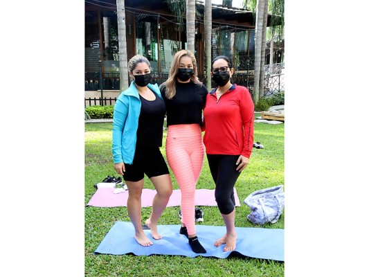 Brenda Díaz, Gabriela Varela y Lilian de Emilian.