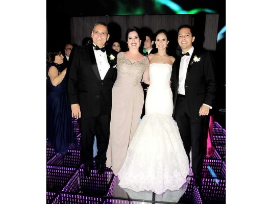 La boda religiosa de Jonathan Park y Daniela Ferrufino